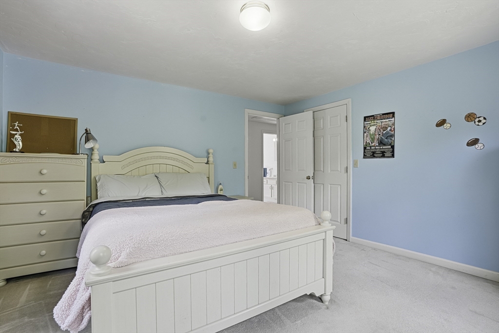 28 Wood Dr, Mendon, MA Photo #34