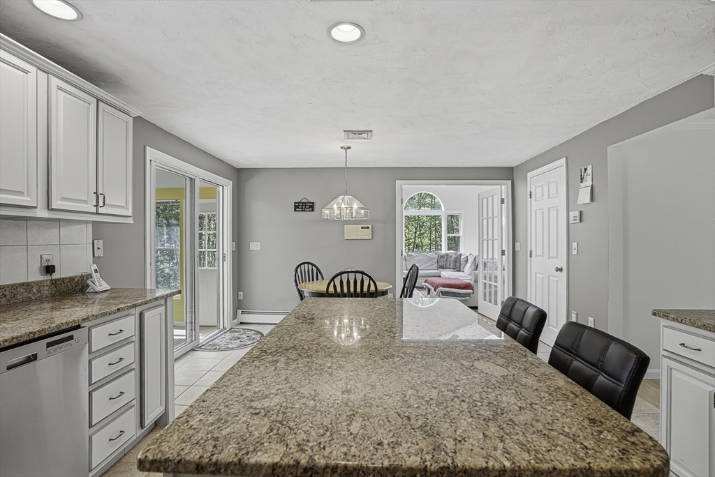 28 Wood Dr, Mendon, MA Photo #15