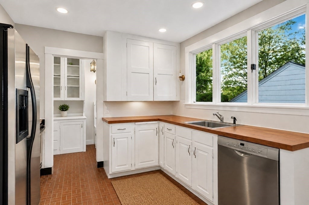 16 West Street, Belmont, MA, 16 West Street, Belmont, MA Photo #6