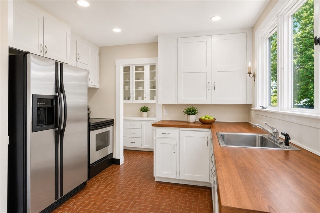 16 West Street, Belmont, MA, 16 West Street, Belmont, MA Photo #7