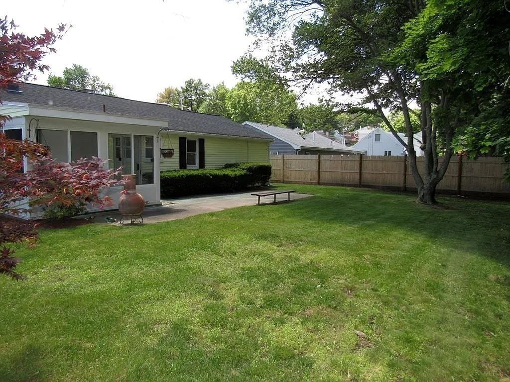1247 Trapelo Rd