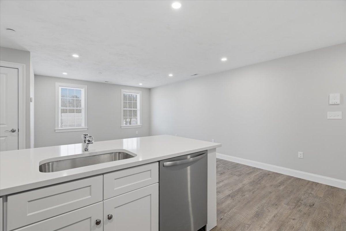 206 Central Street #D, Avon, MA Photo #6