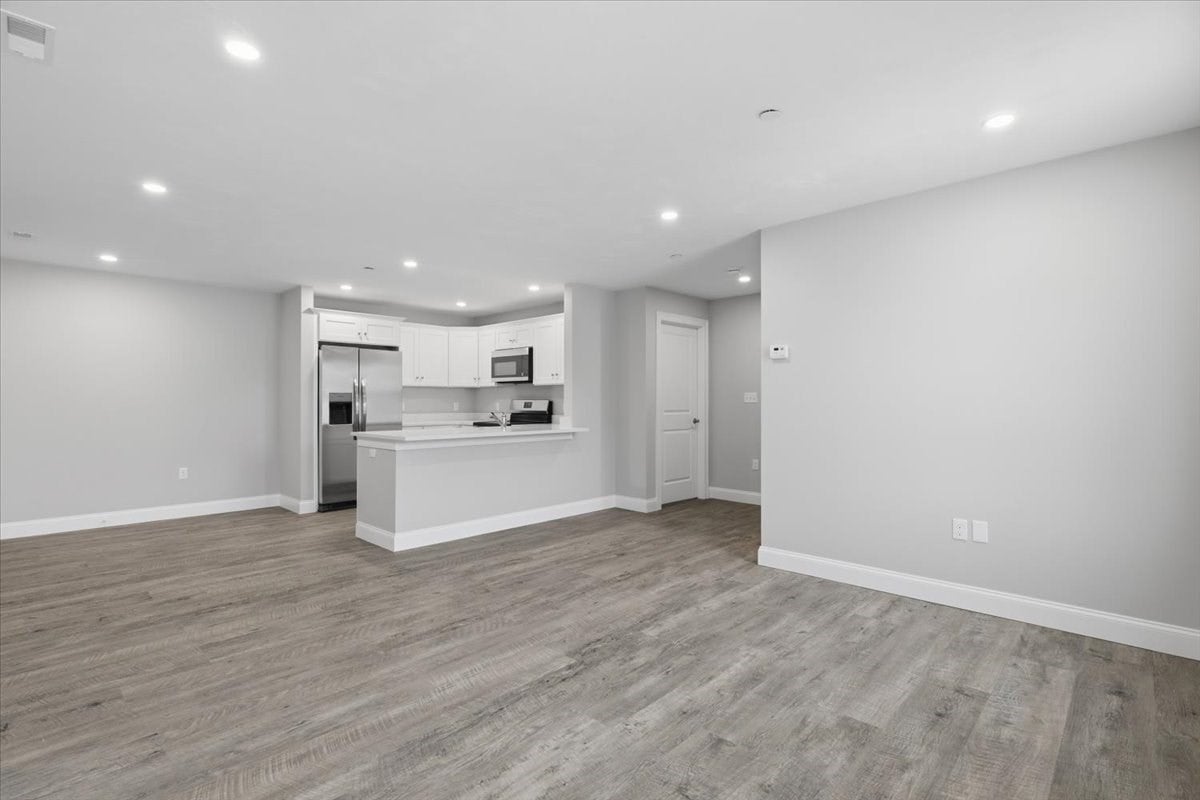 206 Central Street #D, Avon, MA Photo #8