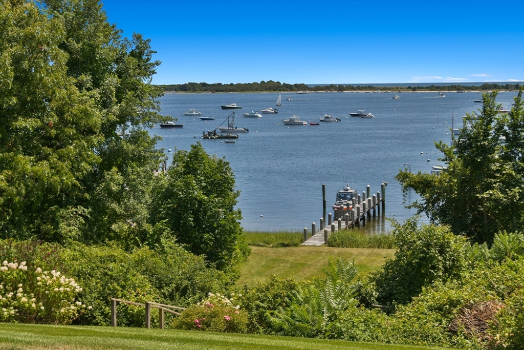 Barnstable, Massachusetts 02635, United States, 5 Bedrooms Bedrooms, ,3 BathroomsBathrooms,Residential,Active,201554