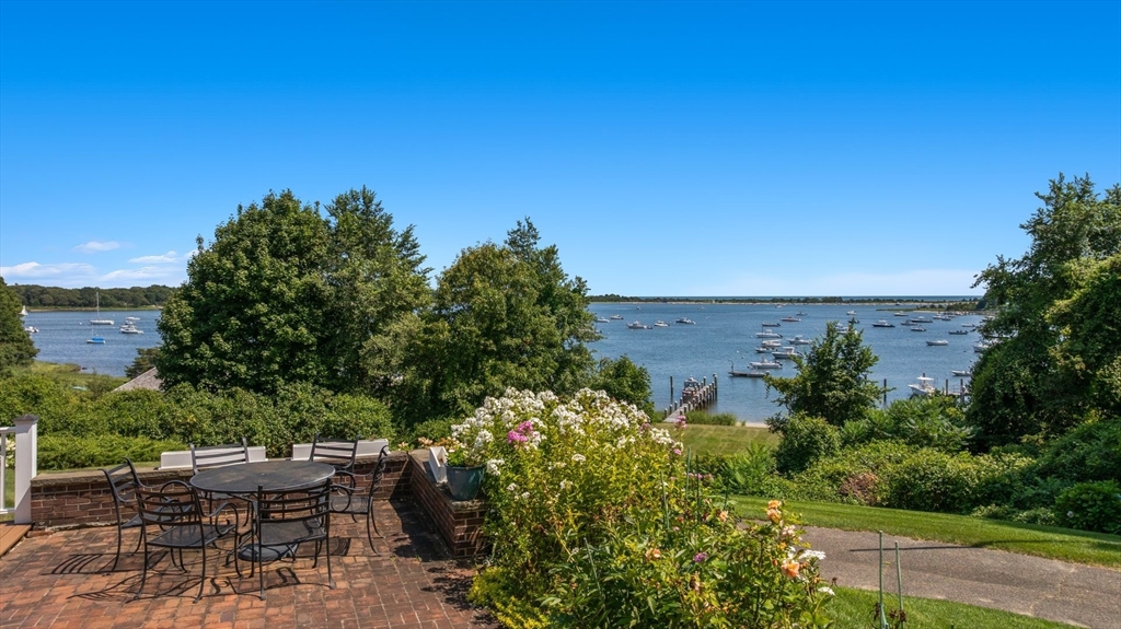 Barnstable, Massachusetts 02635, United States, 5 Bedrooms Bedrooms, ,3 BathroomsBathrooms,Residential,Active,201554