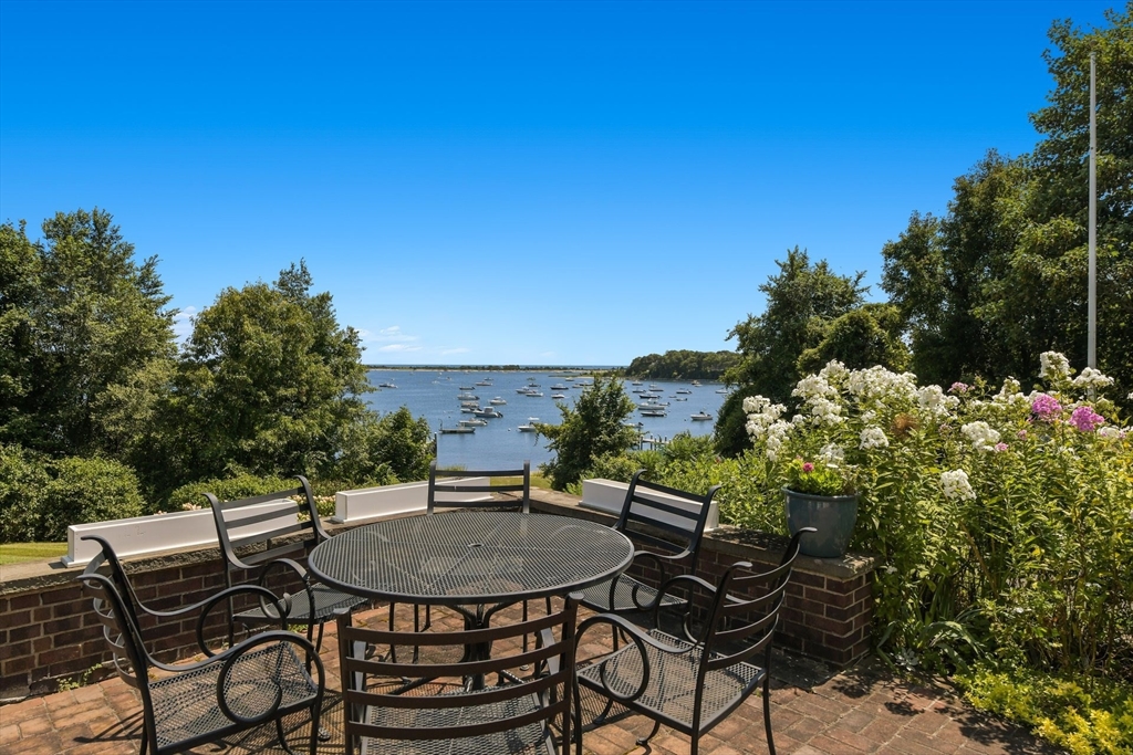 Barnstable, Massachusetts 02635, United States, 5 Bedrooms Bedrooms, ,3 BathroomsBathrooms,Residential,Active,201554