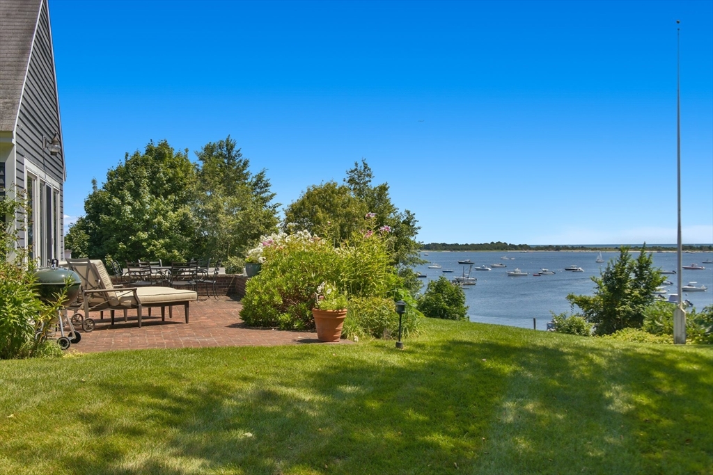 Barnstable, Massachusetts 02635, United States, 5 Bedrooms Bedrooms, ,3 BathroomsBathrooms,Residential,Active,201554