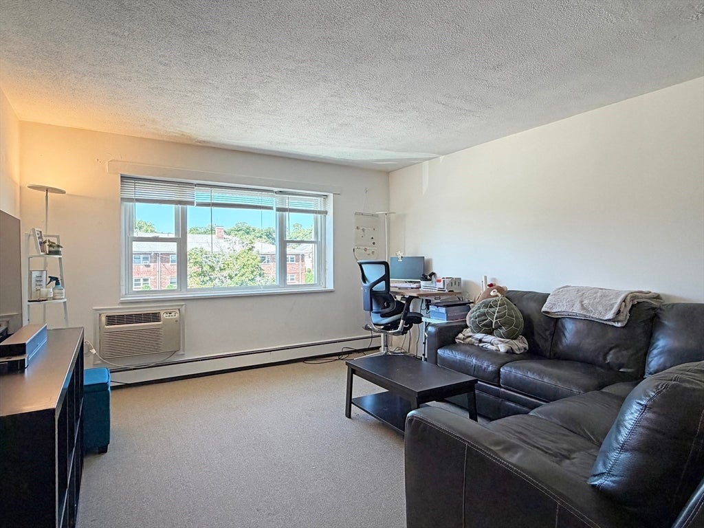 1077 Chestnut St #8, Newton, MA Photo #1
