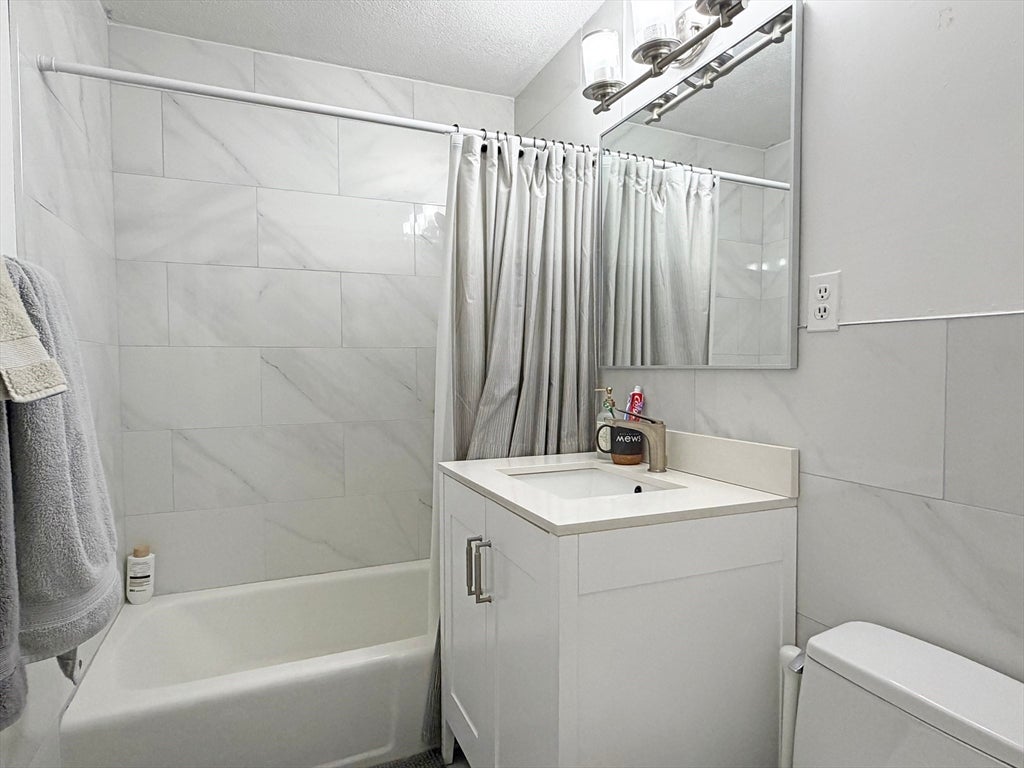 1077 Chestnut St #8, Newton, MA Photo #6