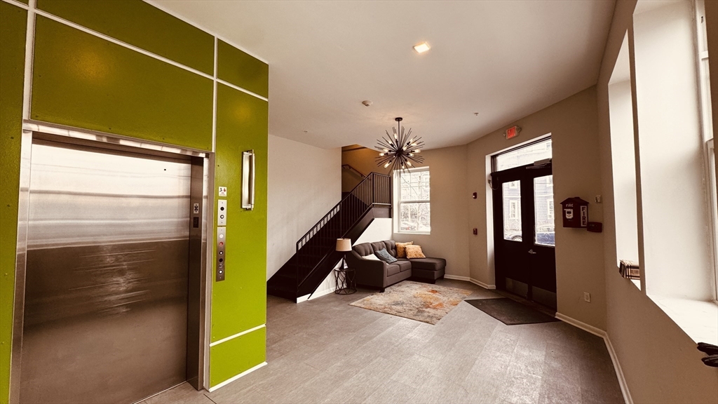 87 Parker St 403
