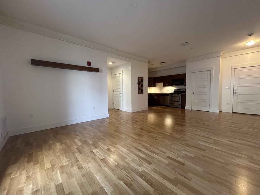 54 Loomis Street 2106