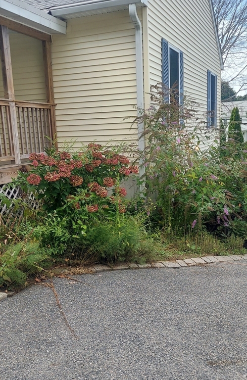 79 Manomet Point Rd