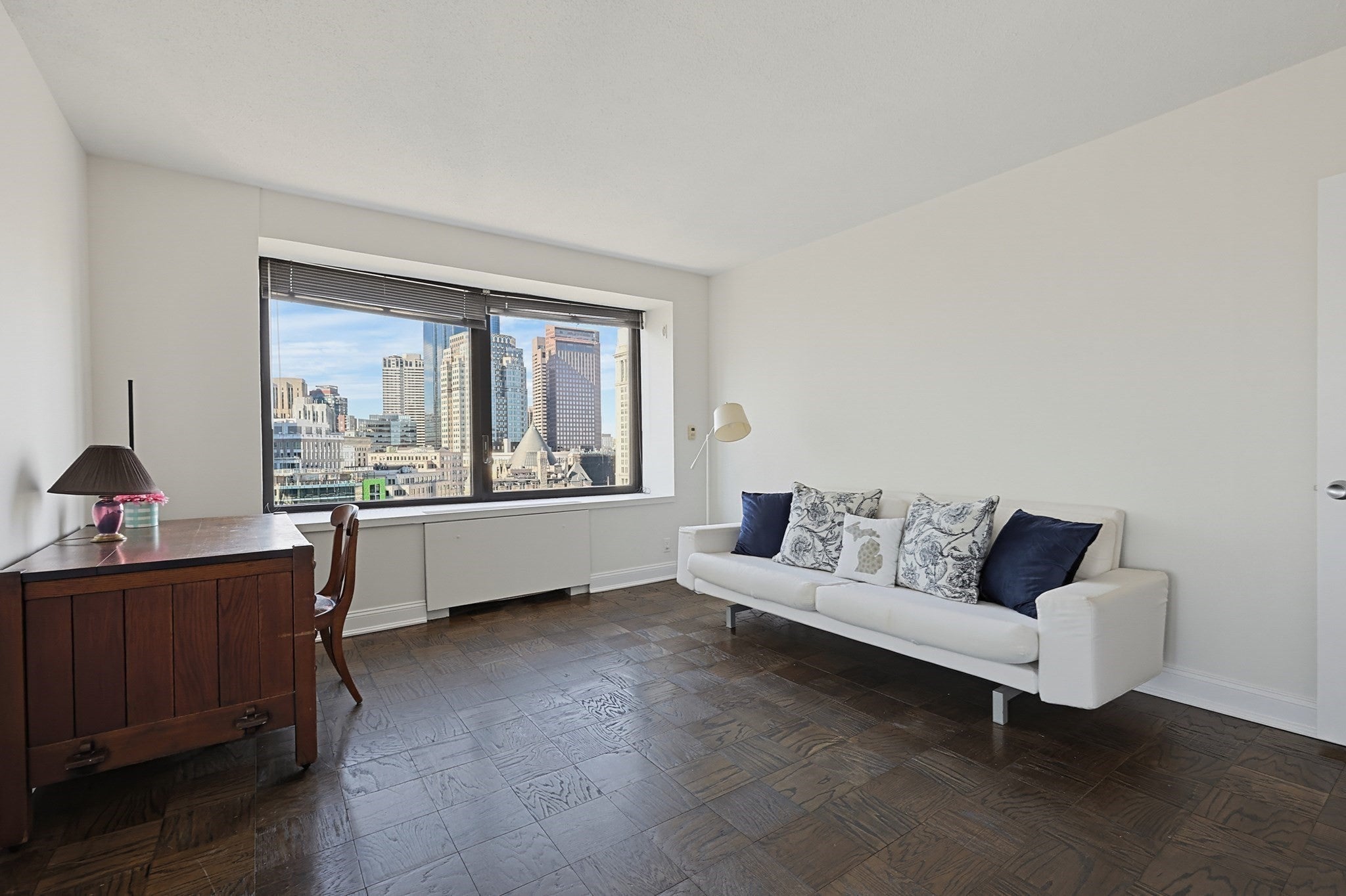 85 East India Row 15F