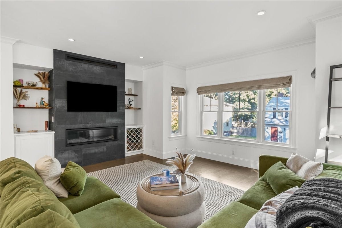 65 Ashland St 2