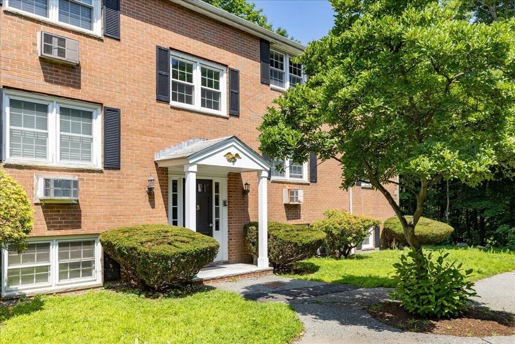 57 Sylvan St 3F