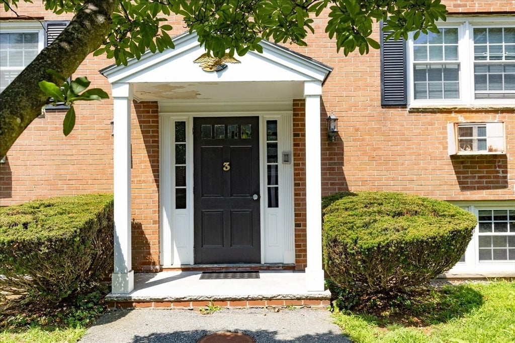 57 Sylvan St 3F
