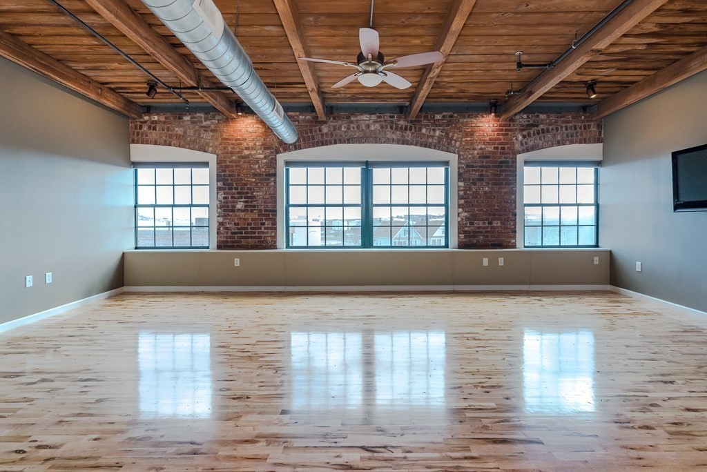 210 Broadway 404