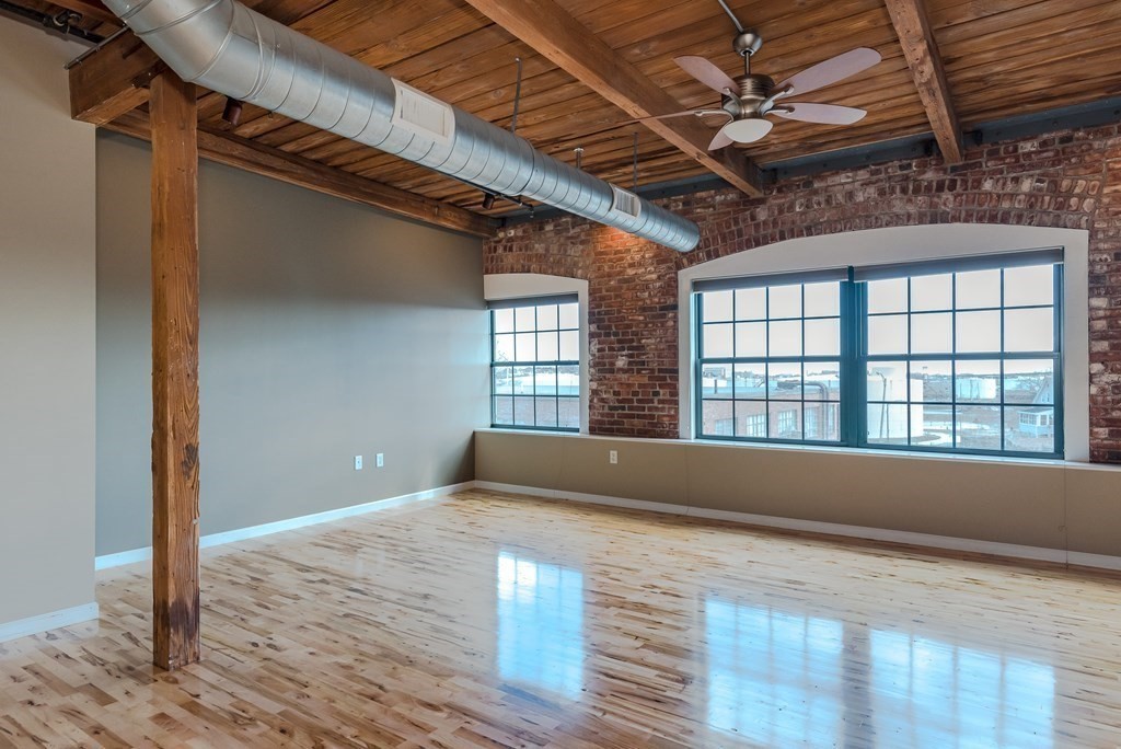 210 Broadway 404
