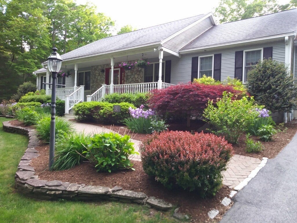 Photo of 6 Bartley Dr, Norton, MA