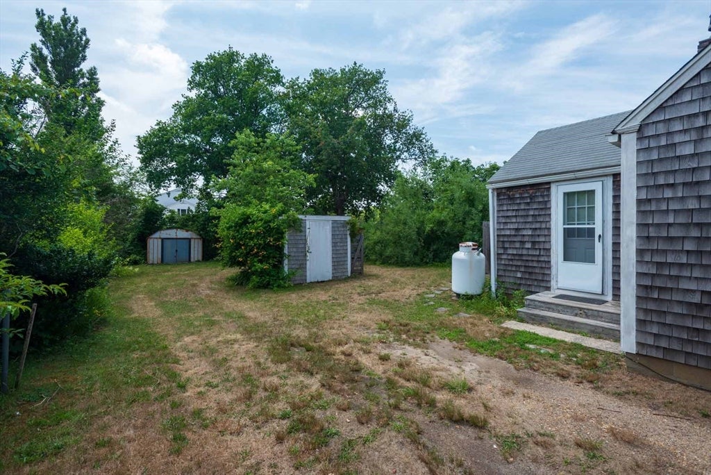 34 Curtis Ln