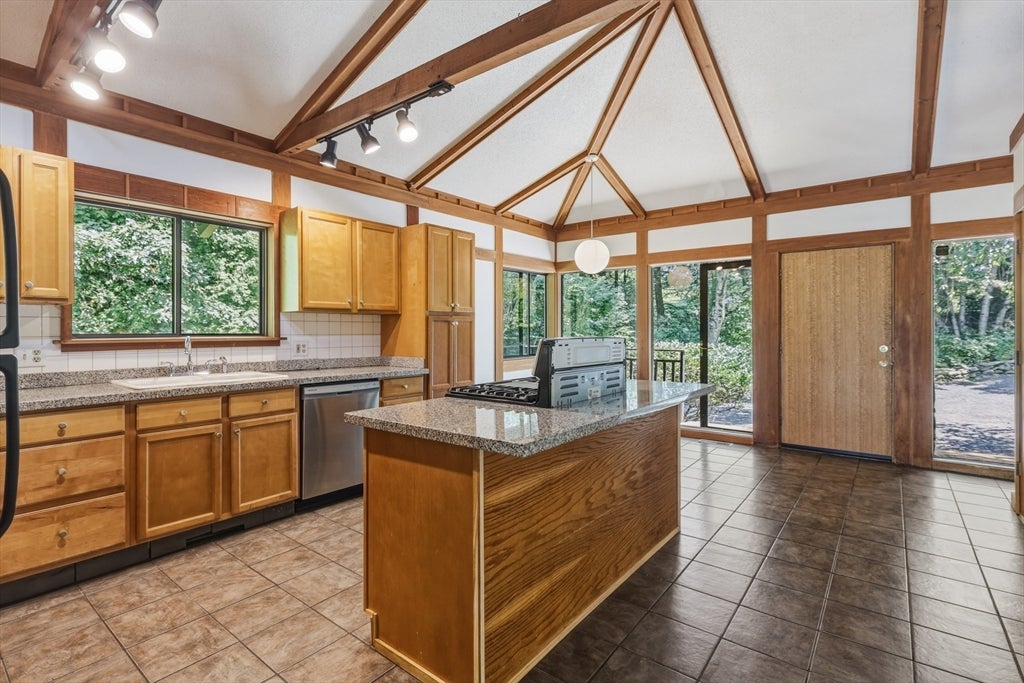 5 Laurel Ridge Dr, Belchertown, MA, 5 Laurel Ridge Dr, Belchertown, MA Photo #6