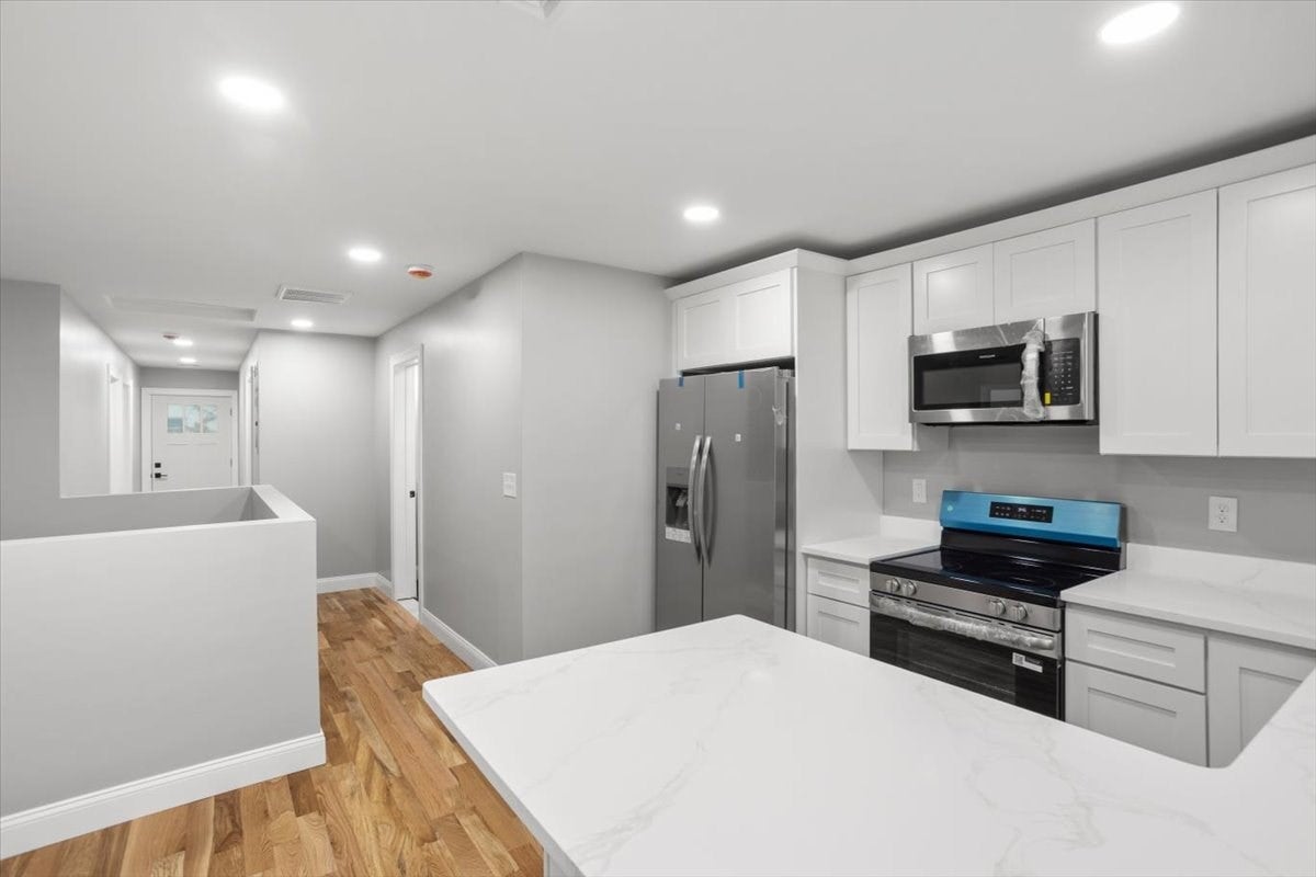 28 Potters Ave, Providence, RI Photo #30