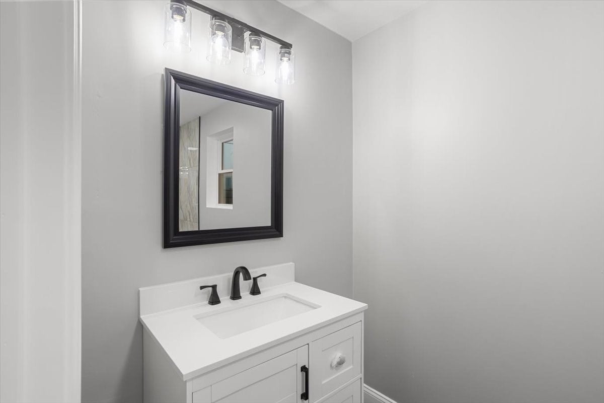28 Potters Ave, Providence, RI Photo #31