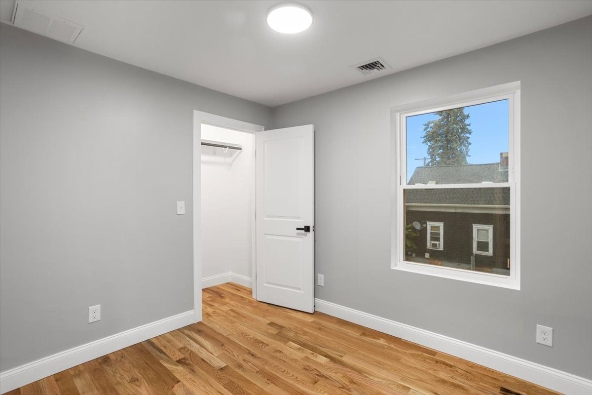 28 Potters Ave, Providence, RI Photo #33