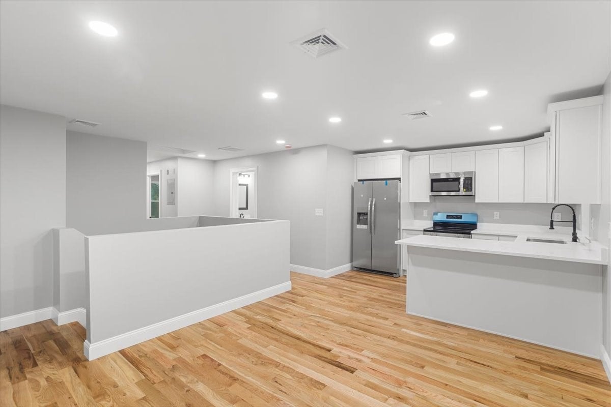 28 Potters Ave, Providence, RI Photo #26