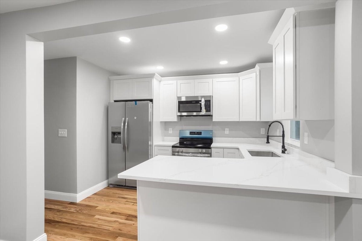28 Potters Ave, Providence, RI Photo #10