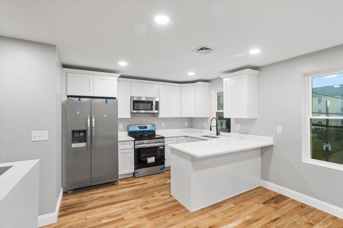 28 Potters Ave, Providence, RI Photo #28