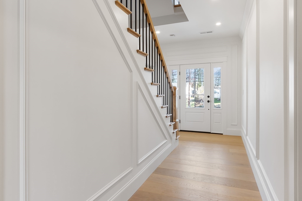 Natick, Massachusetts 01760, United States, 5 Bedrooms Bedrooms, ,5 BathroomsBathrooms,Residential,Contingent,132496