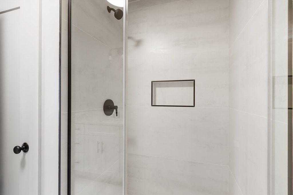 Natick, Massachusetts 01760, United States, 5 Bedrooms Bedrooms, ,5 BathroomsBathrooms,Residential,Contingent,132496