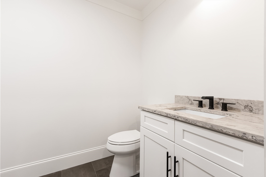 Natick, Massachusetts 01760, United States, 5 Bedrooms Bedrooms, ,5 BathroomsBathrooms,Residential,Contingent,132496