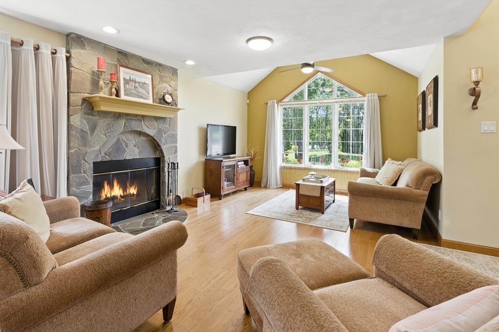 11 Applewood Lane