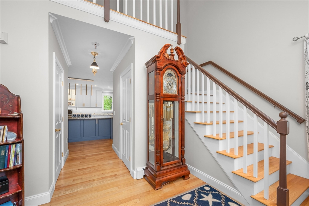 35 Bayshore Dr