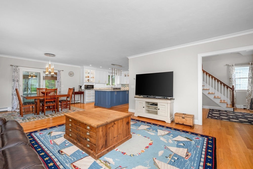 35 Bayshore Dr