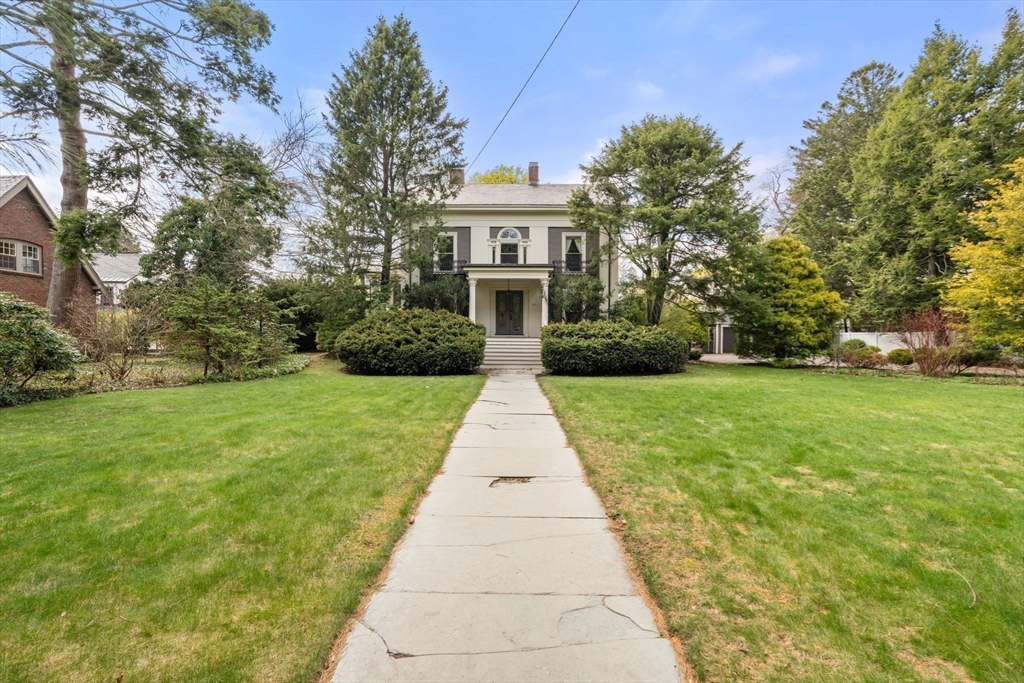 983 Centre St