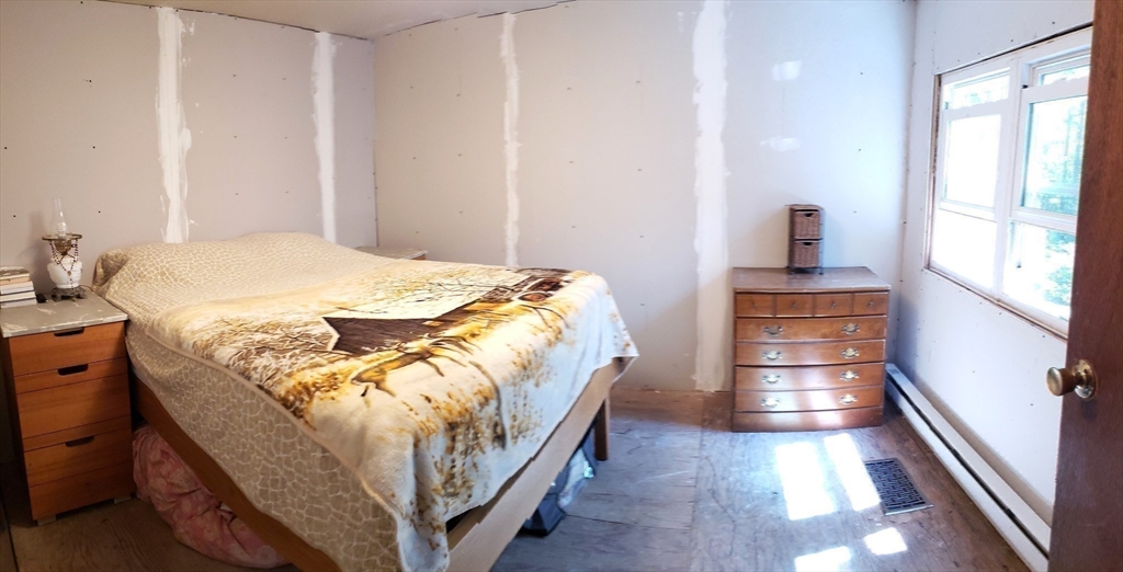 Chester, Massachusetts 01011, United States, 2 Bedrooms Bedrooms, ,1 BathroomBathrooms,Residential,Active,189702