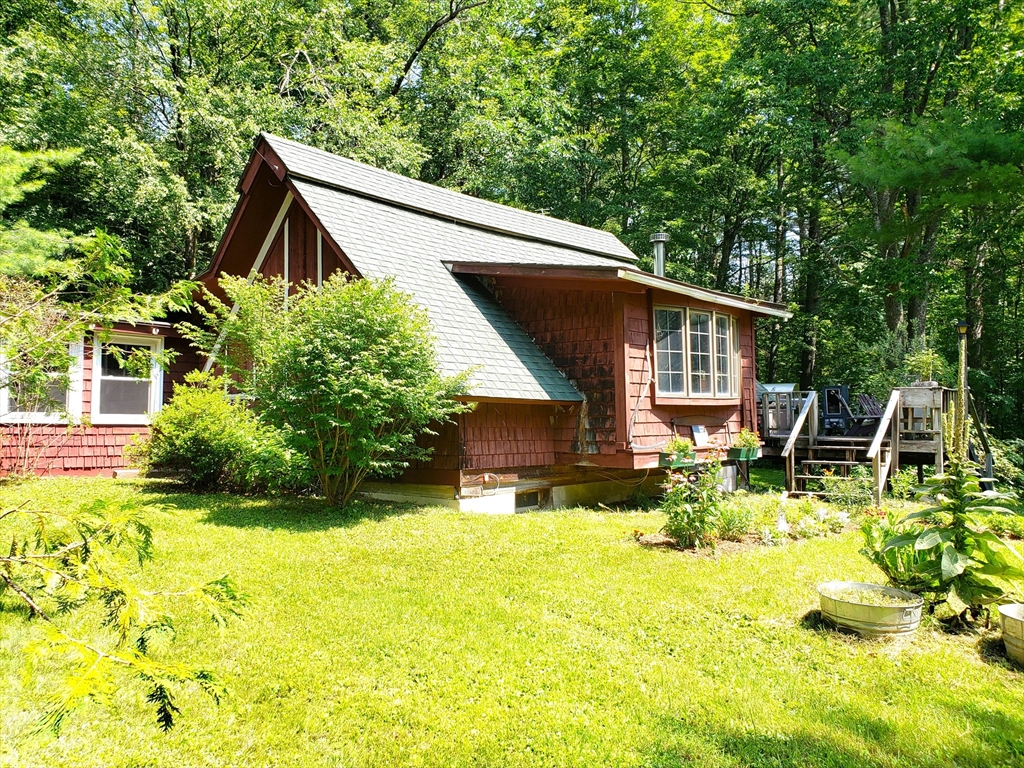 Chester, Massachusetts 01011, United States, 2 Bedrooms Bedrooms, ,1 BathroomBathrooms,Residential,Active,189702