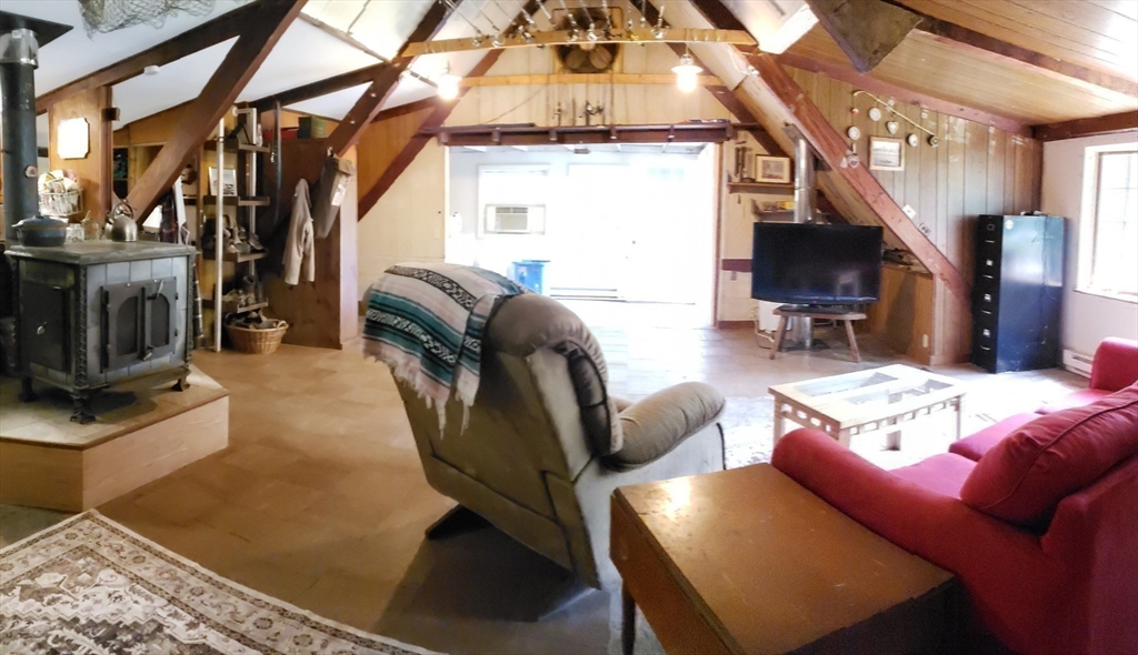 Chester, Massachusetts 01011, United States, 2 Bedrooms Bedrooms, ,1 BathroomBathrooms,Residential,Active,189702