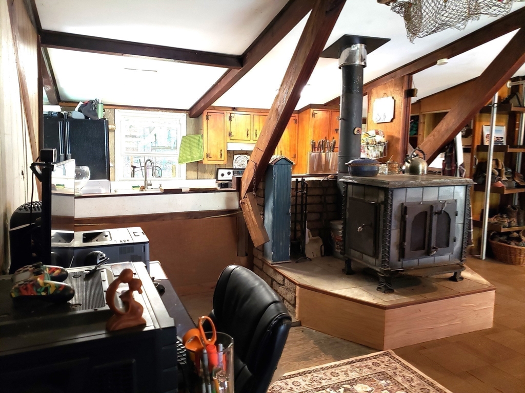 Chester, Massachusetts 01011, United States, 2 Bedrooms Bedrooms, ,1 BathroomBathrooms,Residential,Active,189702