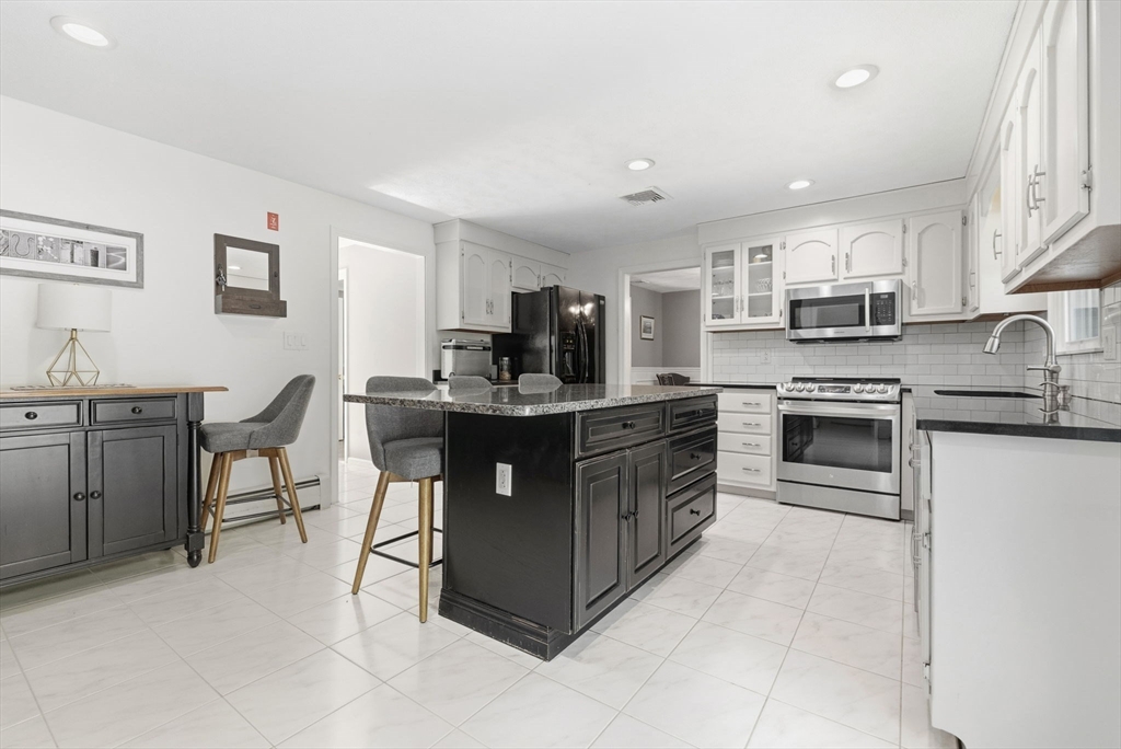 25 Towpath Dr, Wilmington, MA, 25 Towpath Dr, Wilmington, MA Photo #10