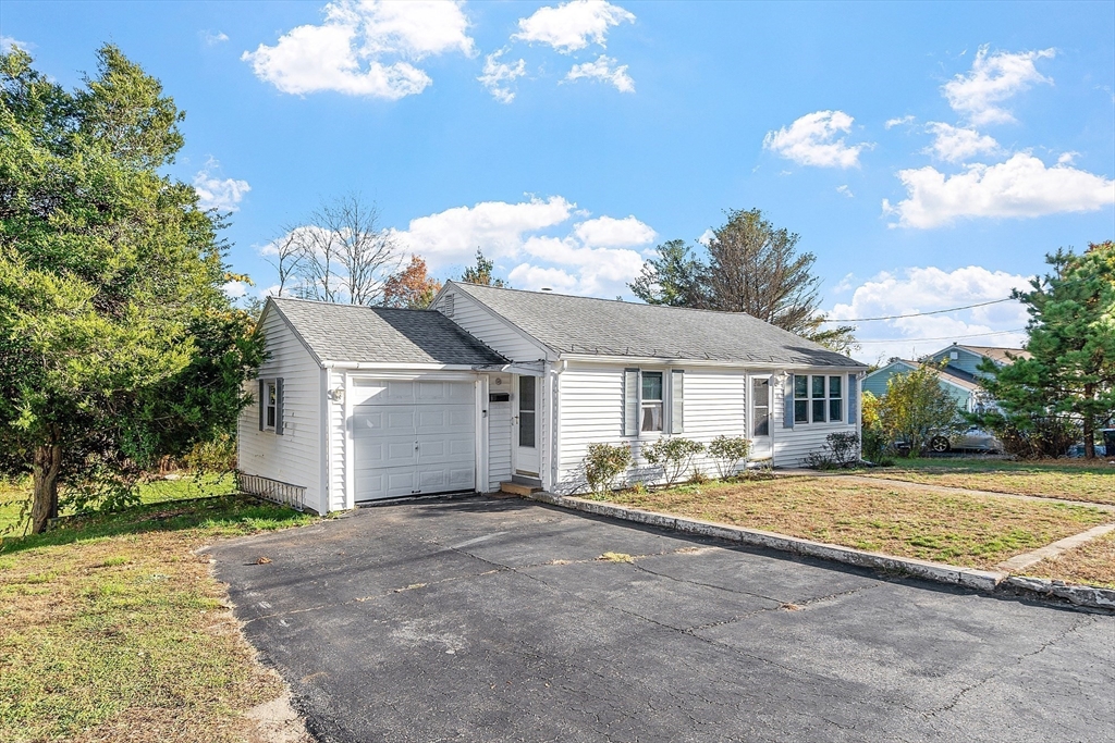 14 Hinckley Rd