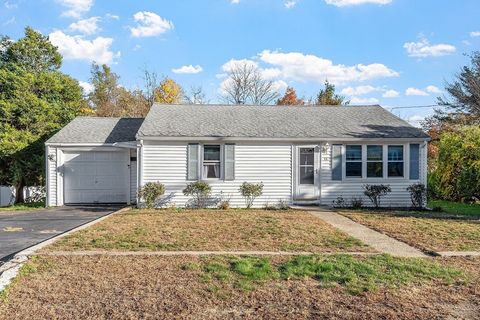 14 Hinckley Rd Tewksbury MA 01876