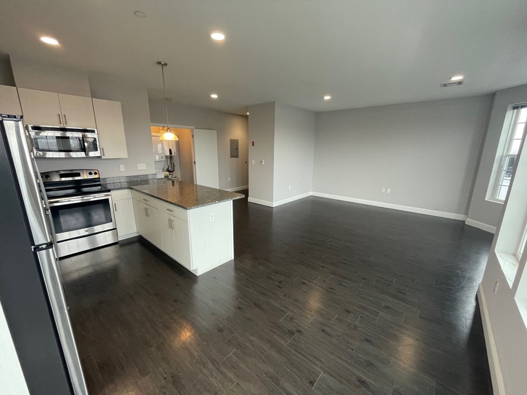 431 River Street 503