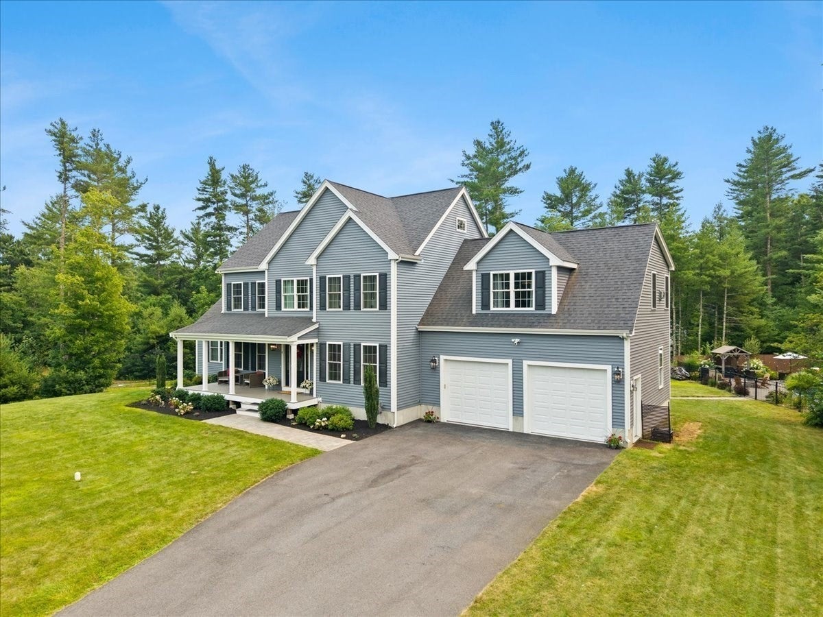 8 Paddock Cir