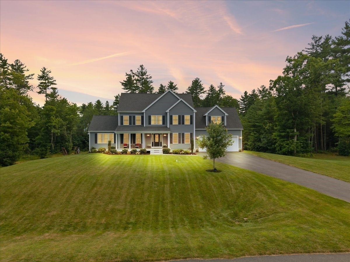 8 Paddock Cir, Middleboro MA 02346