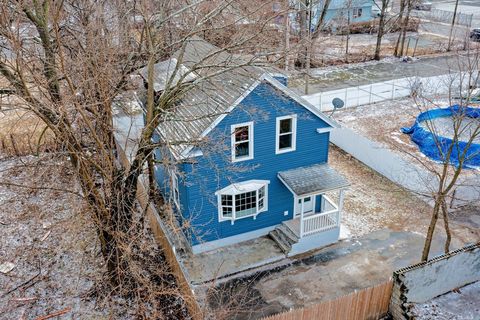 Photo of 11 Carpenter Ct, Springfield, MA 01109 (MLS # 73498657)