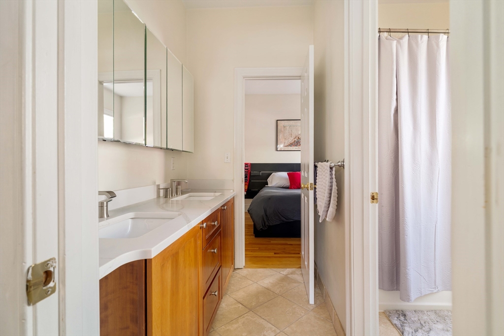 52 Plymouth St #1, Cambridge, MA Photo #12